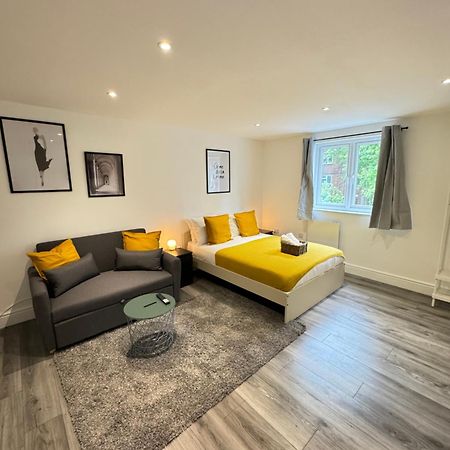 En-Suite Bedroom For Up To 4! Sofa Bed - Near Stratford Лондон Екстериор снимка