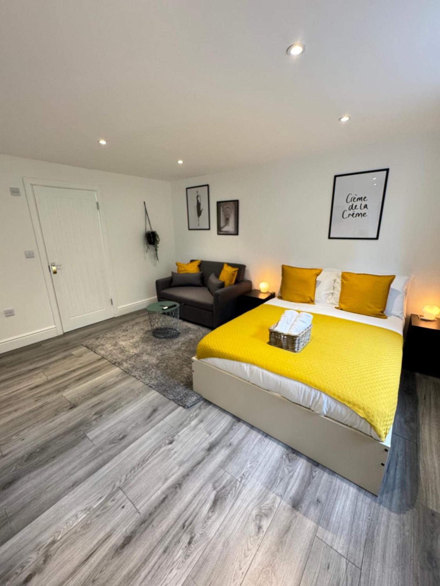 En-Suite Bedroom For Up To 4! Sofa Bed - Near Stratford Лондон Екстериор снимка