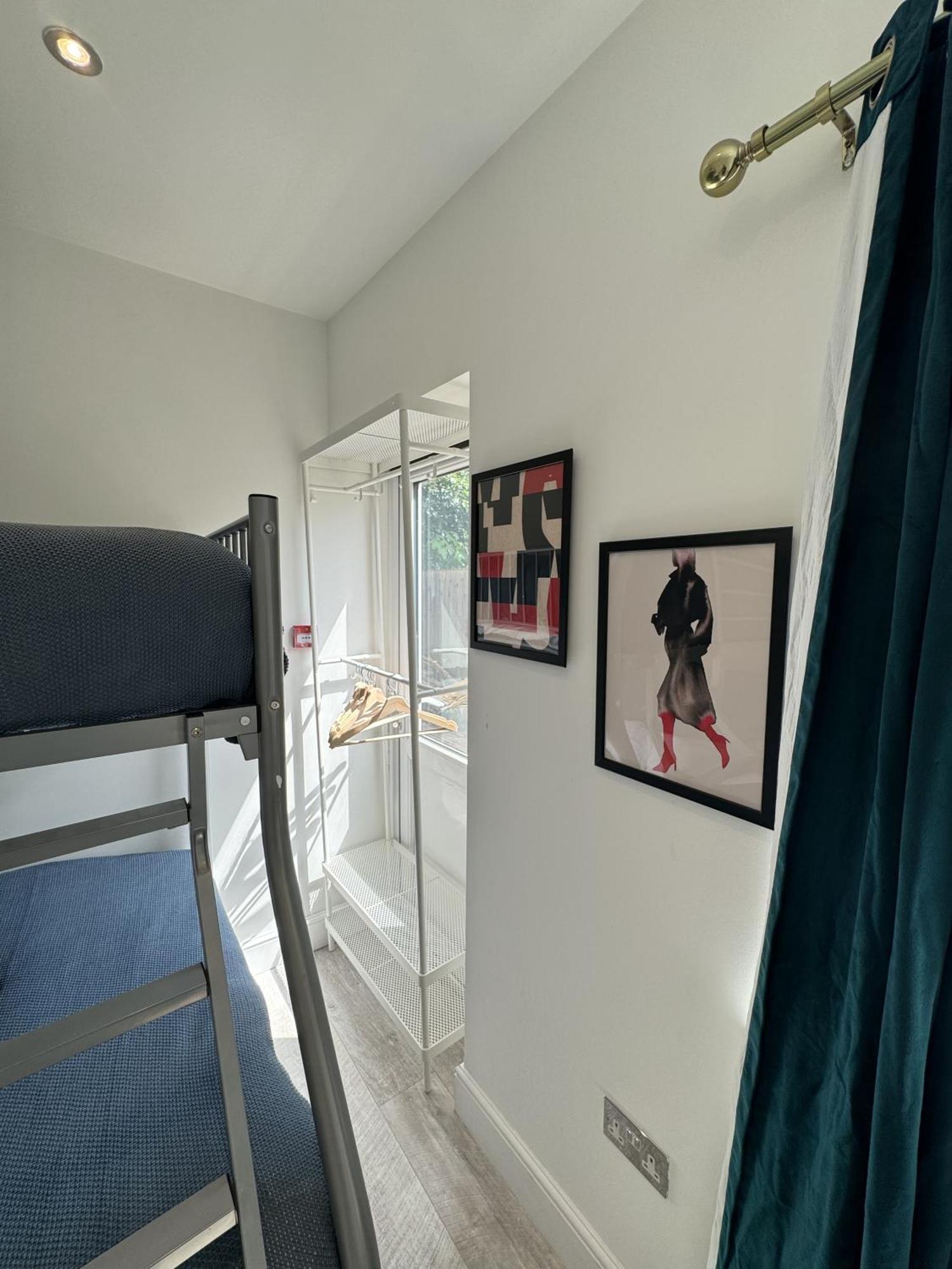 En-Suite Bedroom For Up To 4! Sofa Bed - Near Stratford Лондон Екстериор снимка