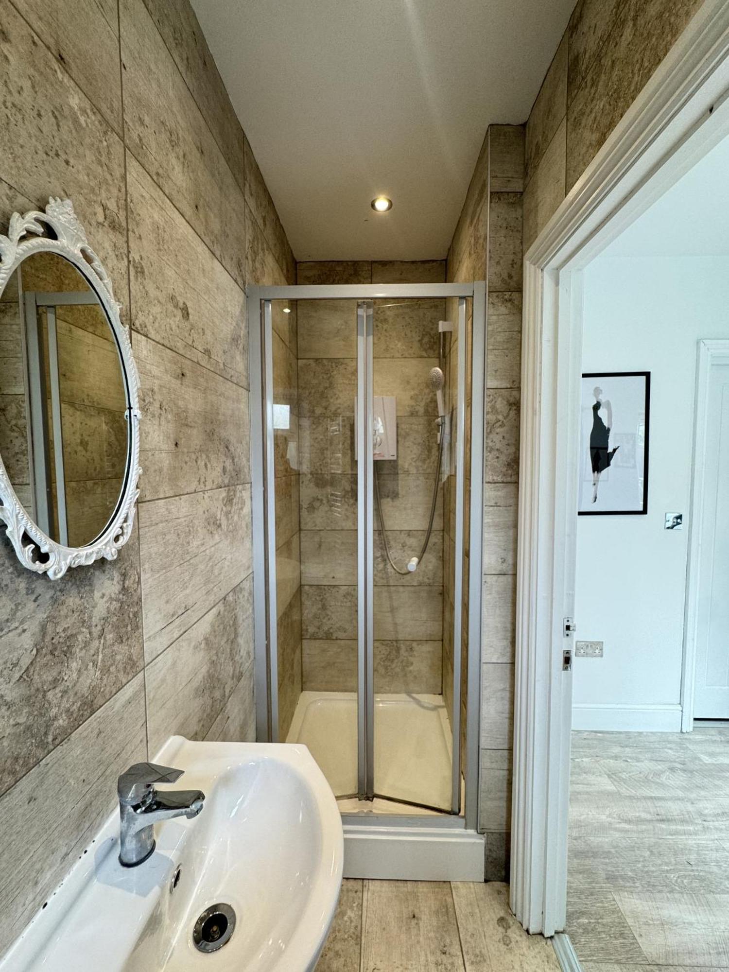 En-Suite Bedroom For Up To 4! Sofa Bed - Near Stratford Лондон Екстериор снимка
