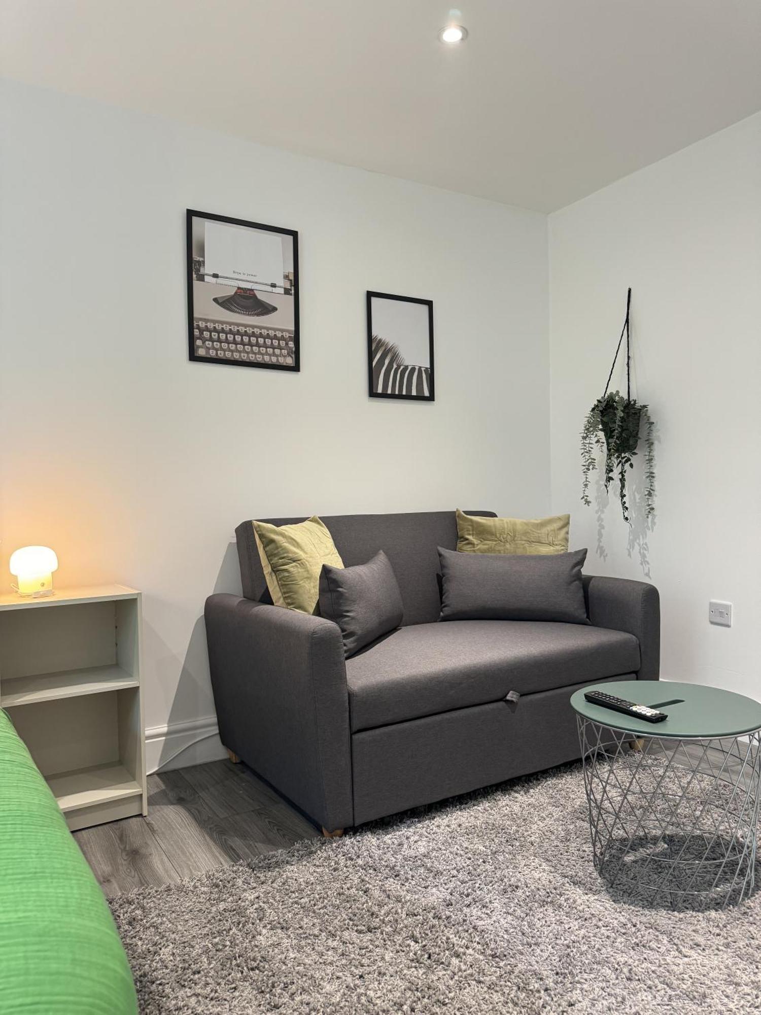 En-Suite Bedroom For Up To 4! Sofa Bed - Near Stratford Лондон Екстериор снимка