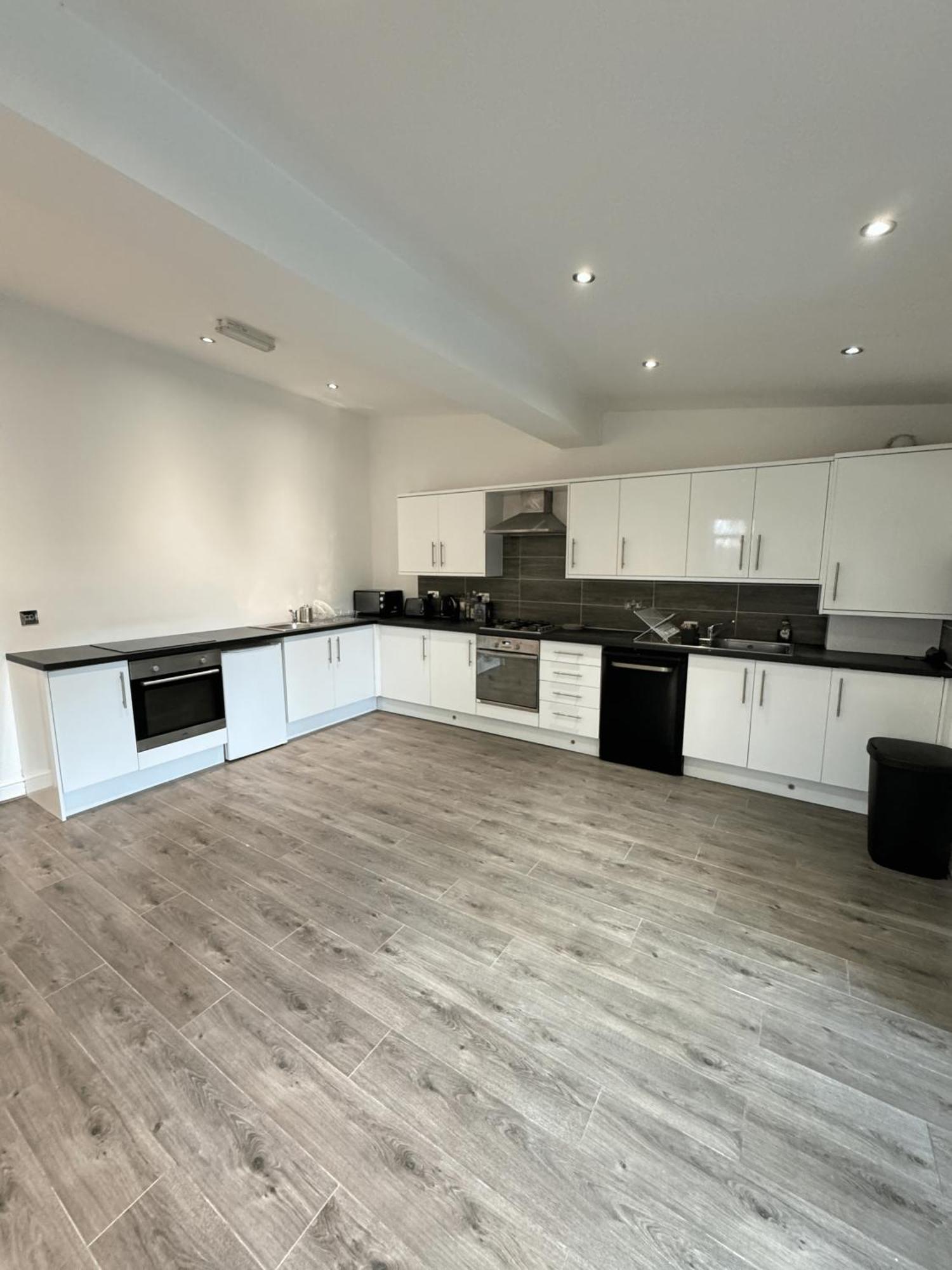 En-Suite Bedroom For Up To 4! Sofa Bed - Near Stratford Лондон Екстериор снимка