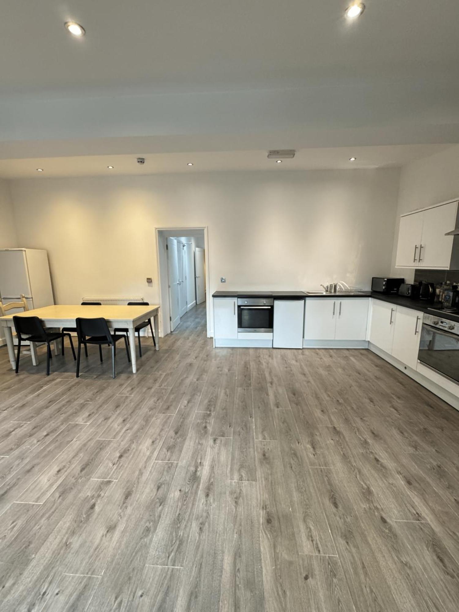 En-Suite Bedroom For Up To 4! Sofa Bed - Near Stratford Лондон Екстериор снимка