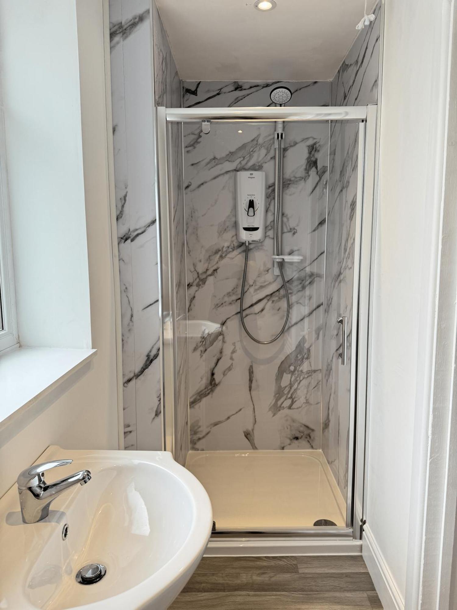 En-Suite Bedroom For Up To 4! Sofa Bed - Near Stratford Лондон Екстериор снимка