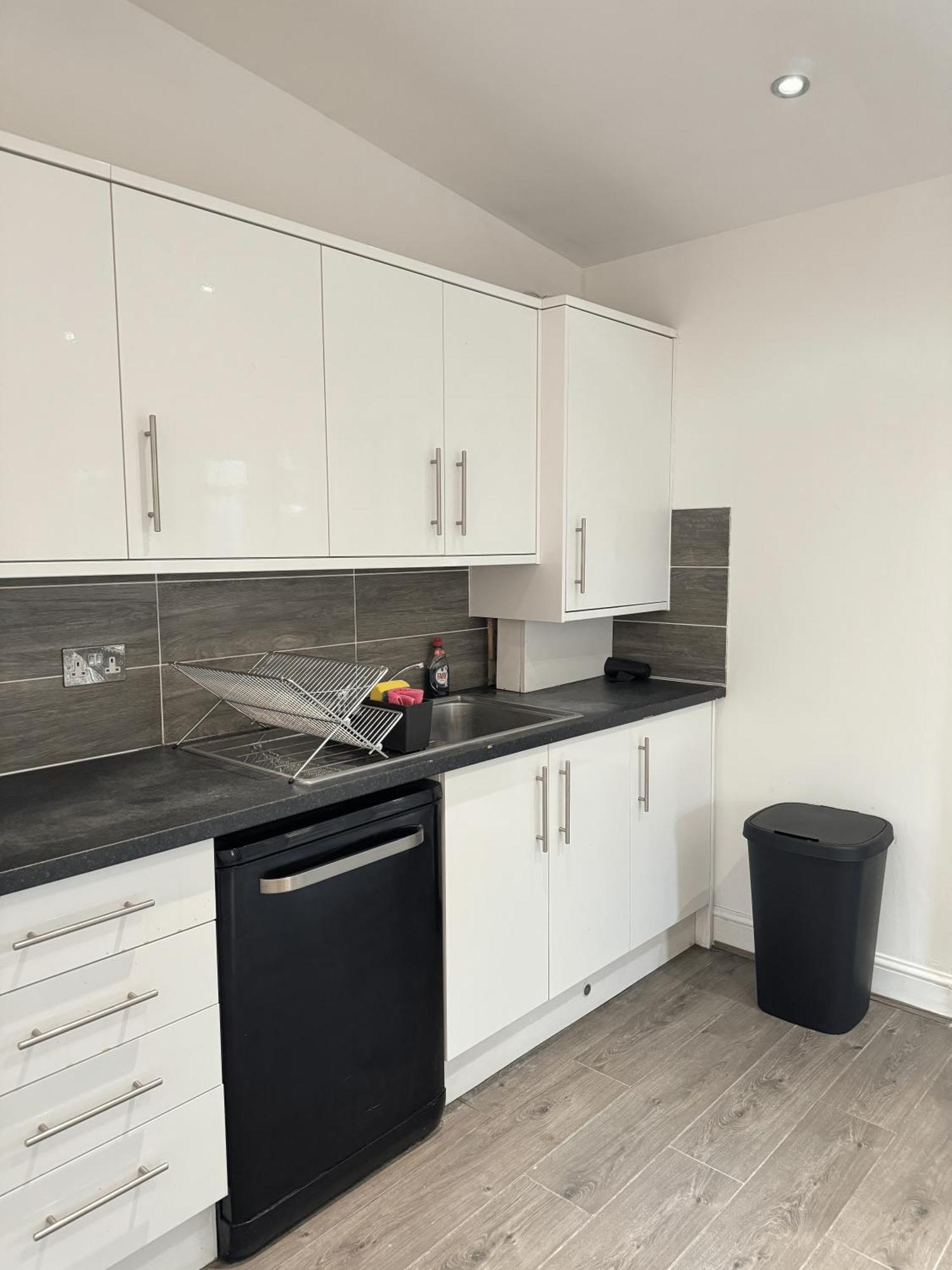 En-Suite Bedroom For Up To 4! Sofa Bed - Near Stratford Лондон Екстериор снимка