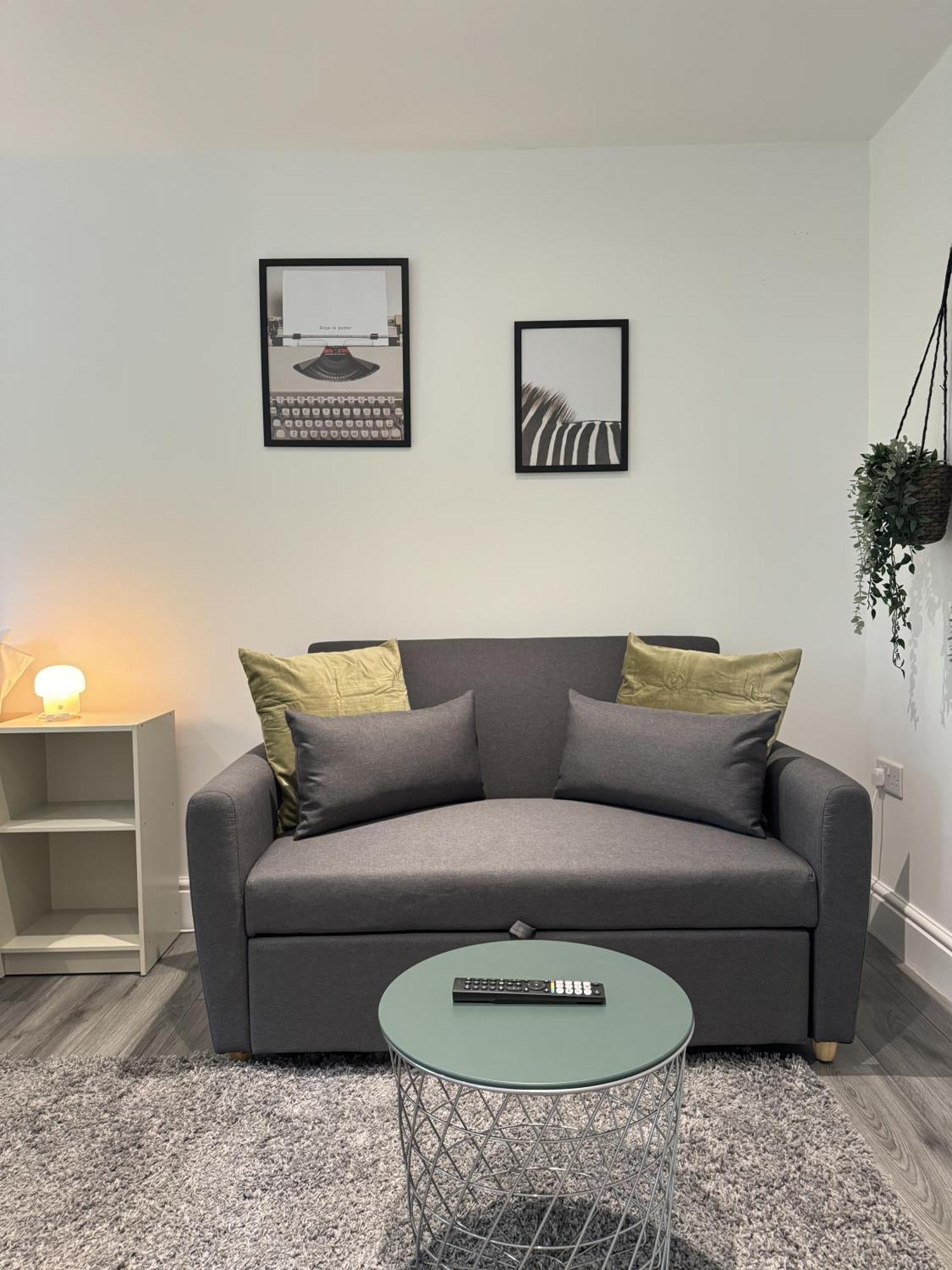 En-Suite Bedroom For Up To 4! Sofa Bed - Near Stratford Лондон Екстериор снимка