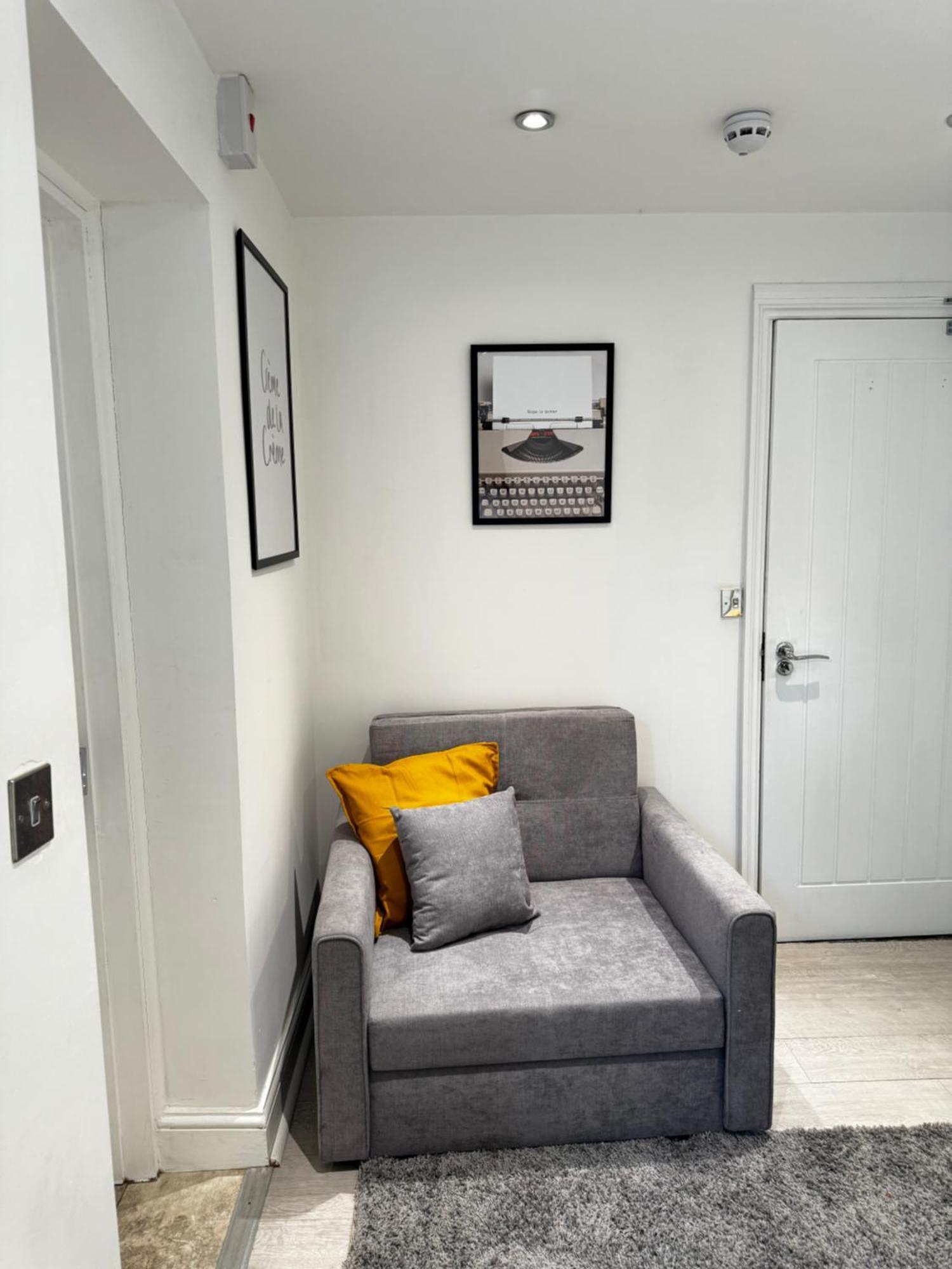 En-Suite Bedroom For Up To 4! Sofa Bed - Near Stratford Лондон Екстериор снимка