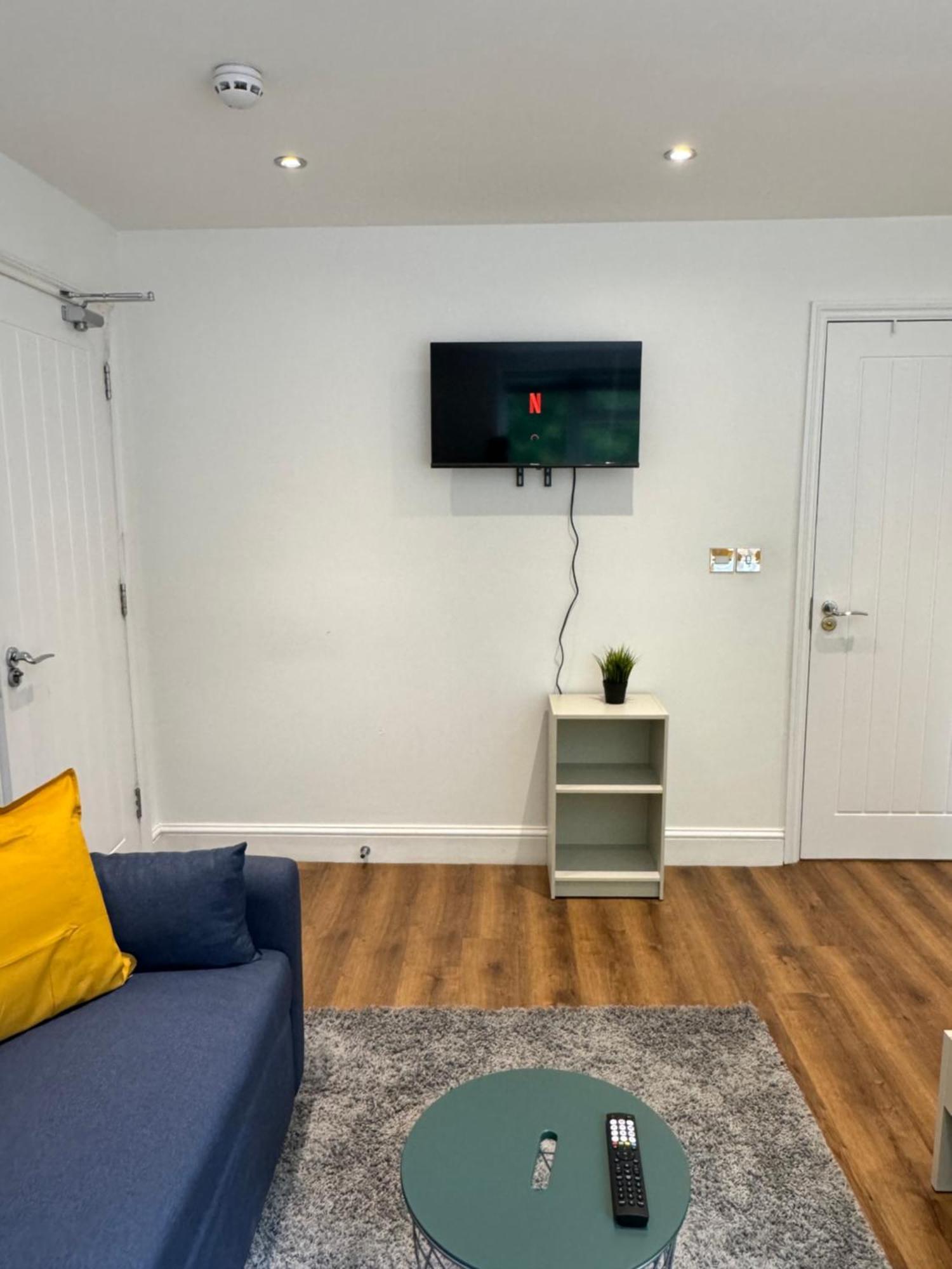En-Suite Bedroom For Up To 4! Sofa Bed - Near Stratford Лондон Екстериор снимка